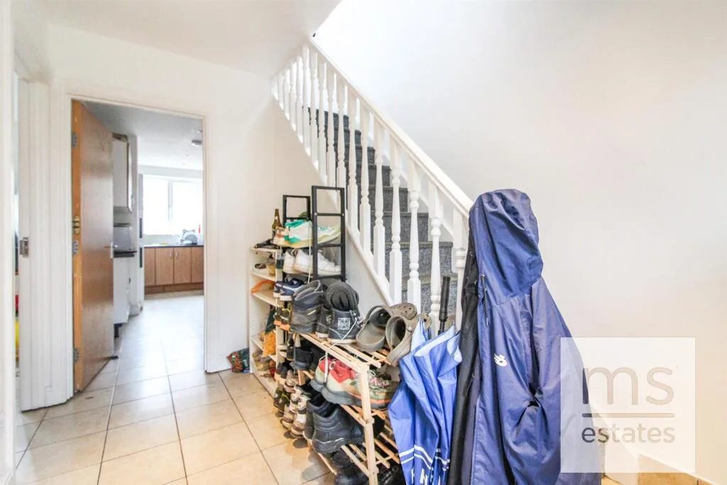 5 bedroom detached house for rent