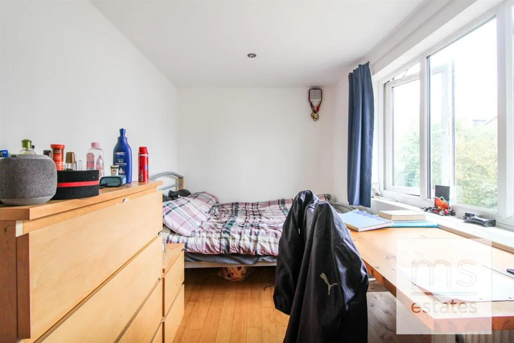 5 bedroom detached house for rent