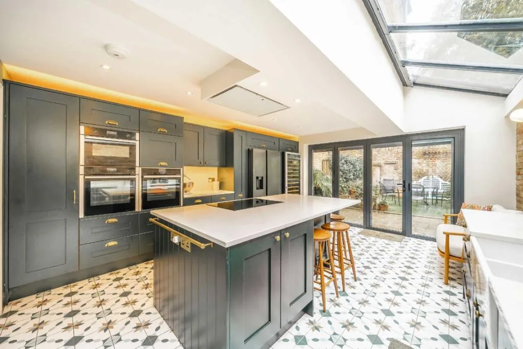4 bedroom terraced house for rent
