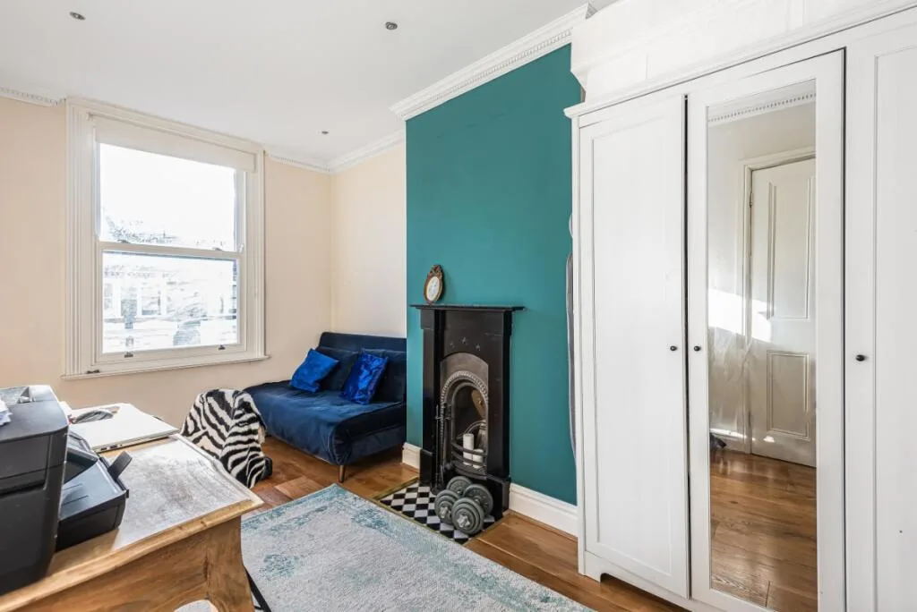 2 bedroom maisonette for rent