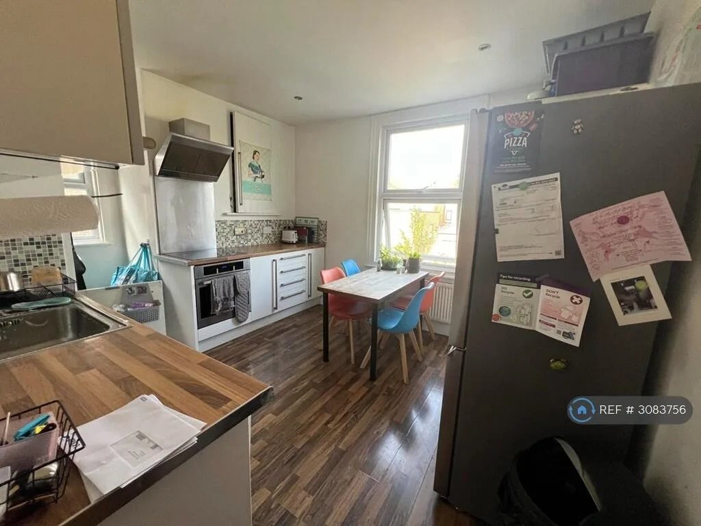 4 bedroom maisonette for rent
