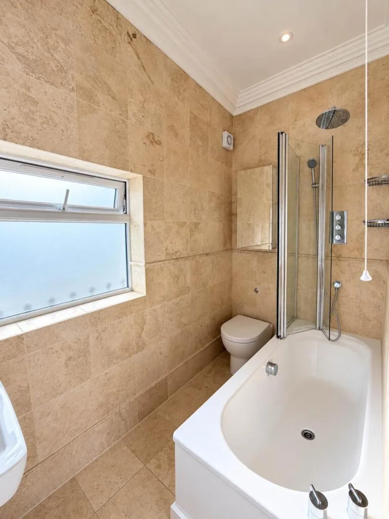 4 bedroom flat for rent