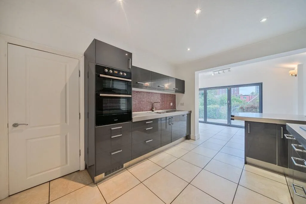 4 bedroom house for rent