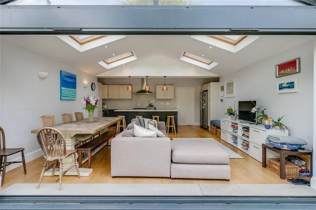 4 bedroom terraced house for rent