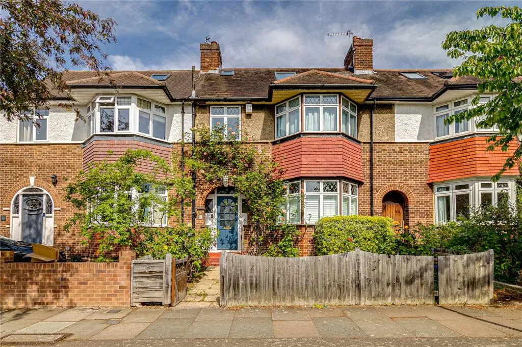 4 bedroom terraced house for rent