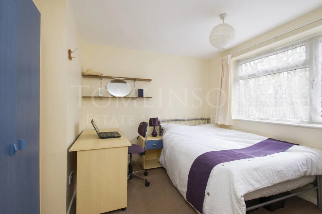 5 bedroom terraced house for rent