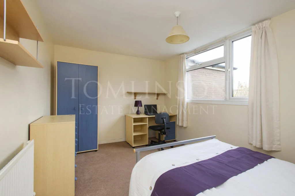 5 bedroom terraced house for rent