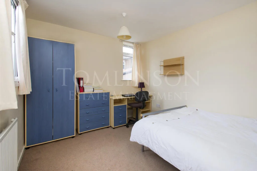 5 bedroom terraced house for rent
