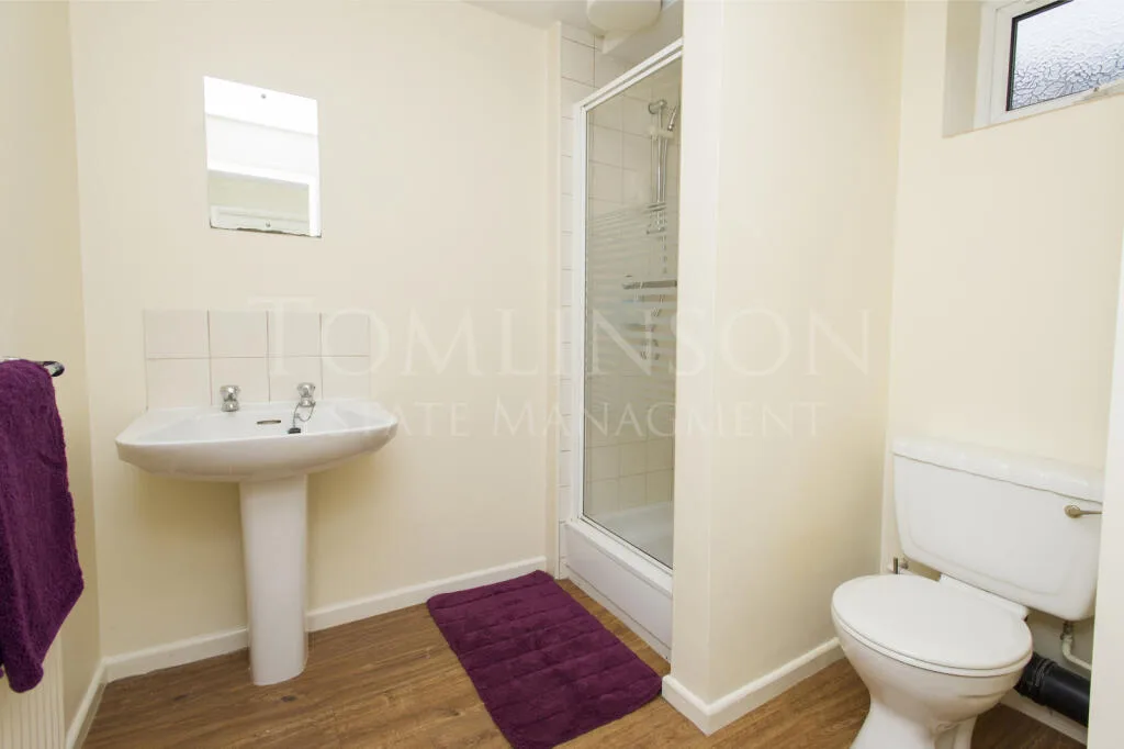 5 bedroom terraced house for rent