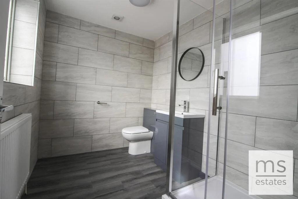 5 bedroom terraced house for rent