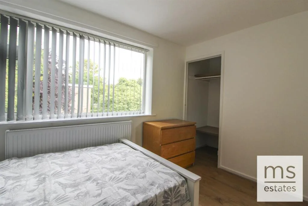 5 bedroom terraced house for rent