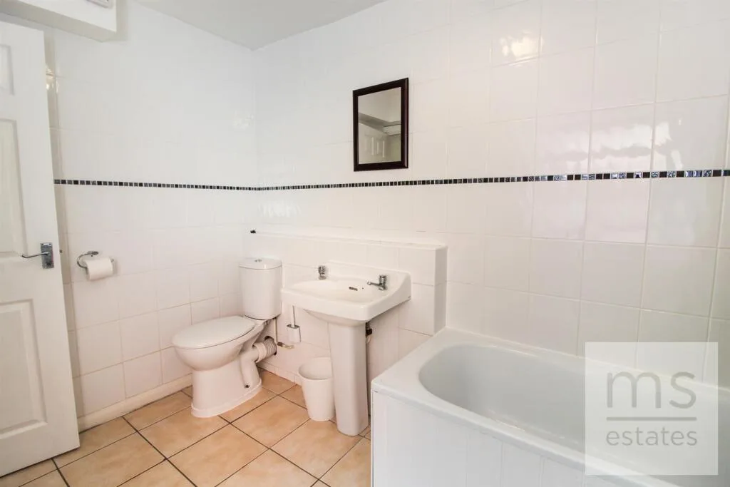 5 bedroom terraced house for rent