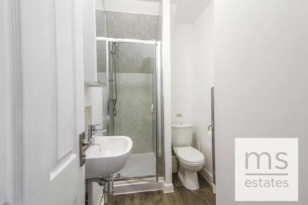 5 bedroom terraced house for rent