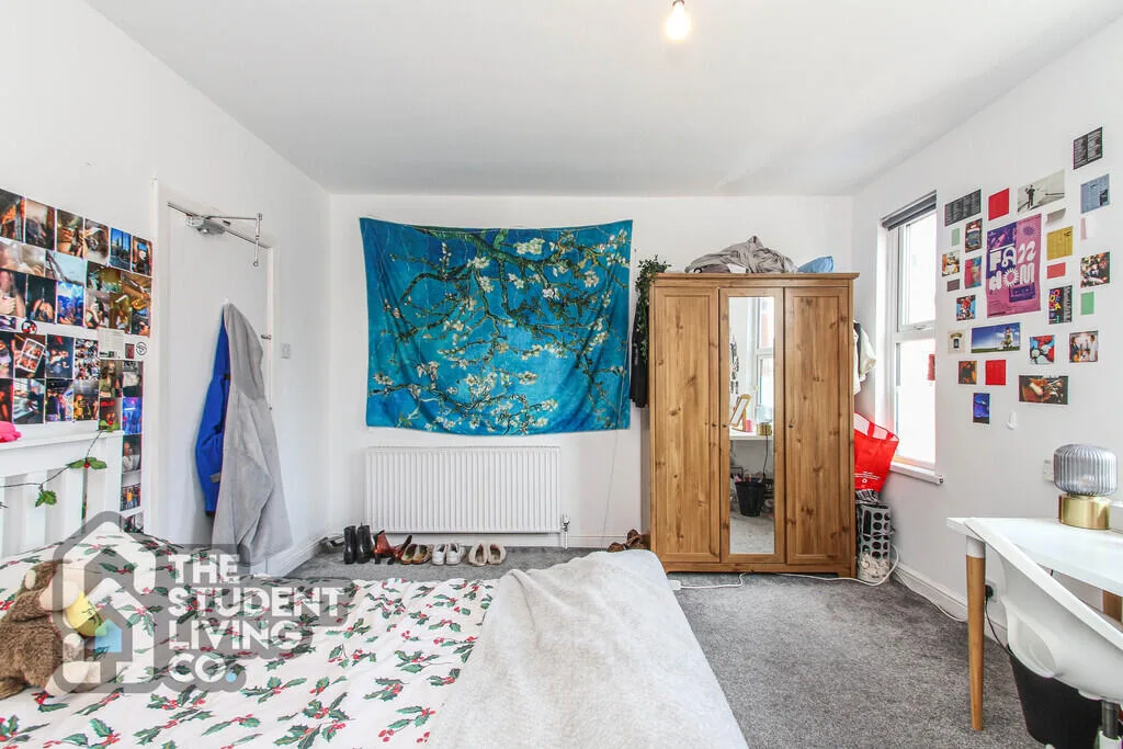 5 bedroom terraced house for rent