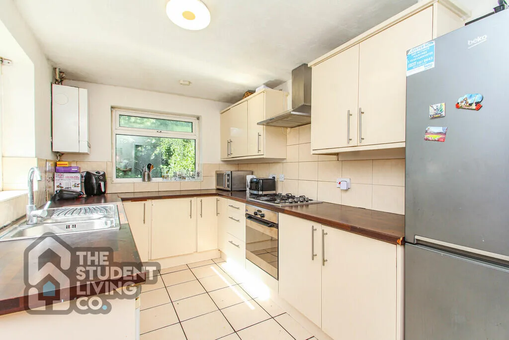 5 bedroom terraced house for rent