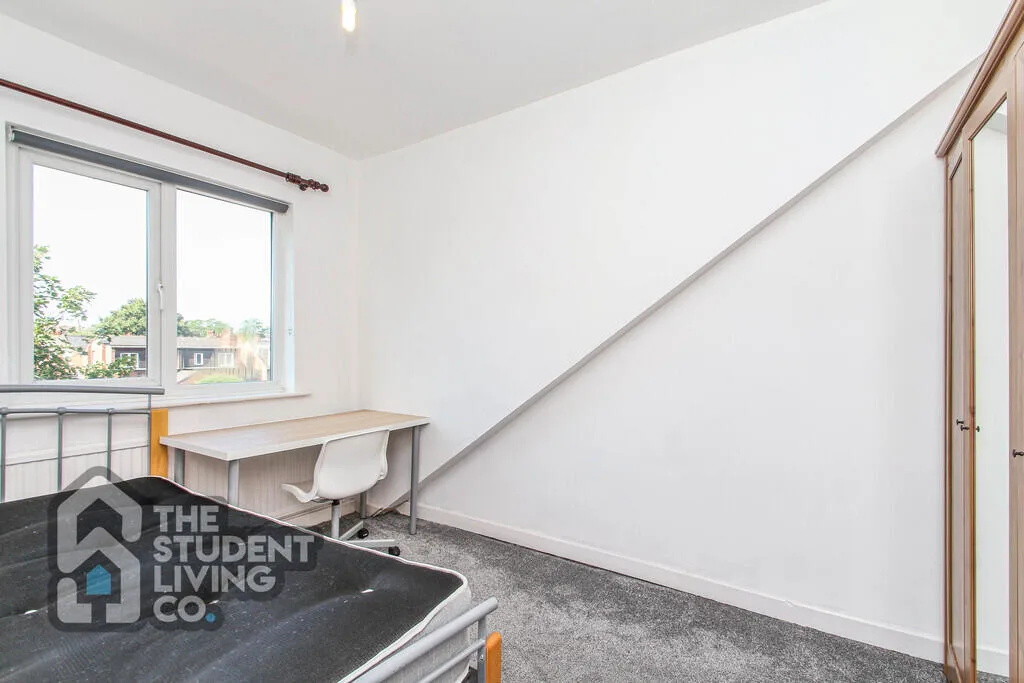 5 bedroom terraced house for rent