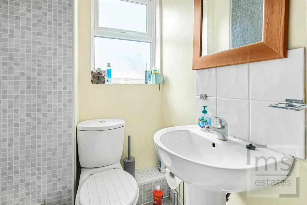 5 bedroom terraced house for rent
