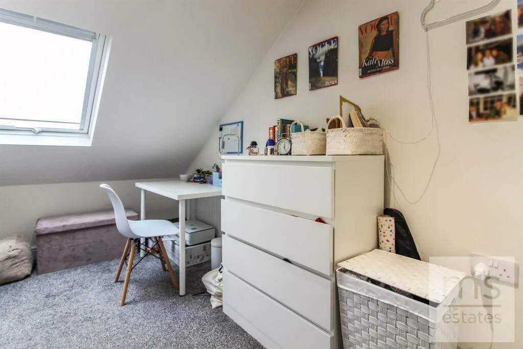 5 bedroom terraced house for rent