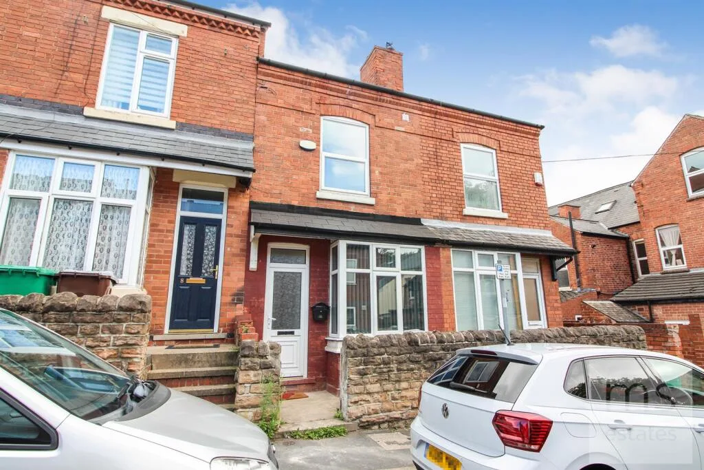 5 bedroom terraced house for rent