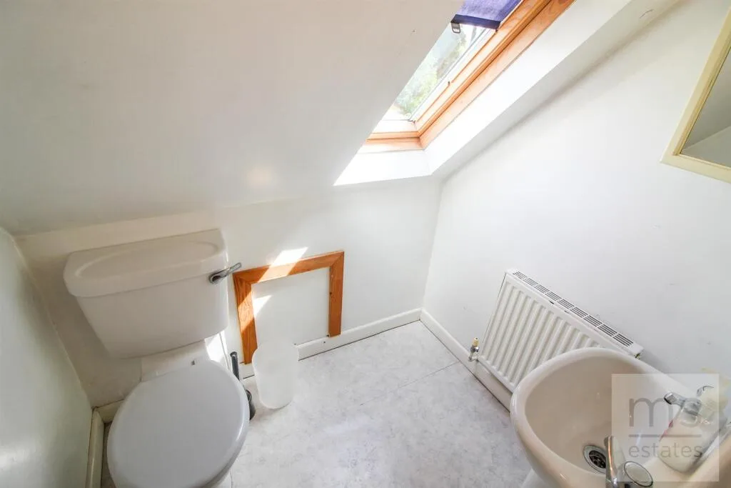 5 bedroom detached house for rent