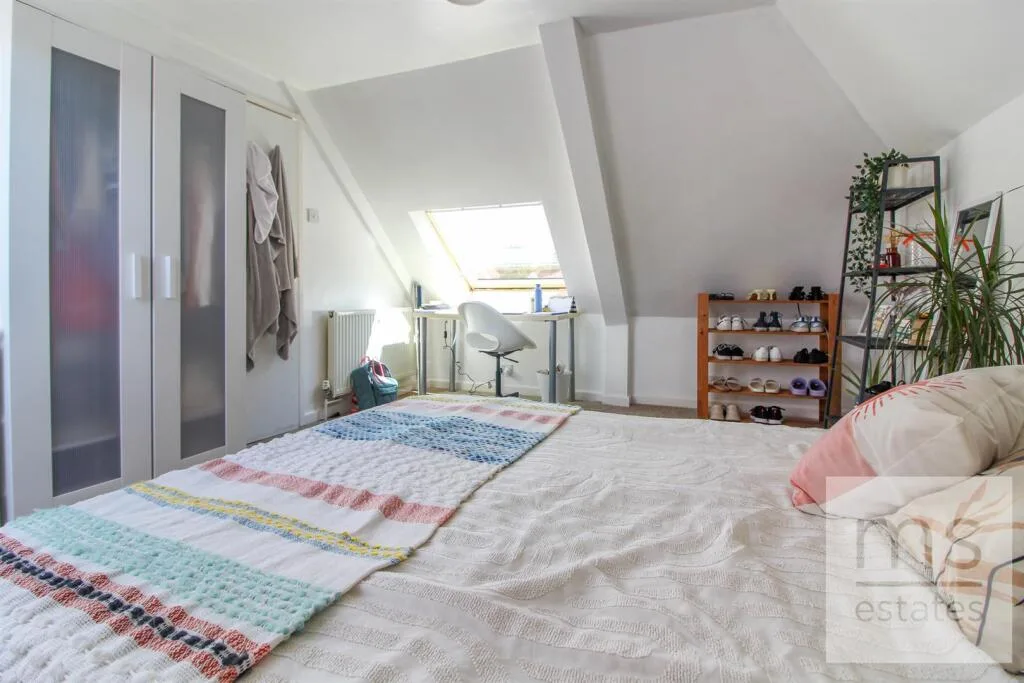 5 bedroom detached house for rent