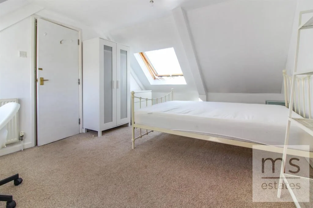 5 bedroom detached house for rent