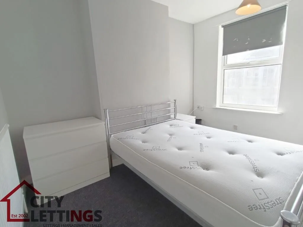 4 bedroom end of terrace house for rent