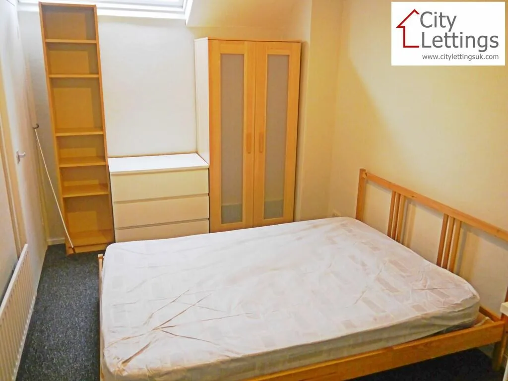4 bedroom end of terrace house for rent
