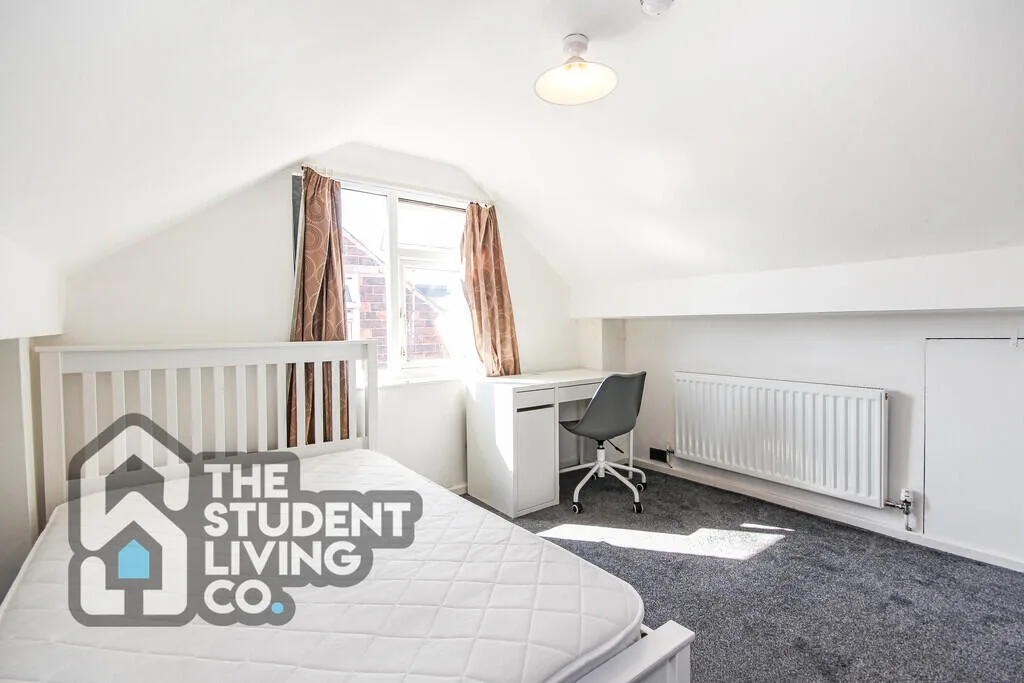 4 bedroom semi-detached house for rent