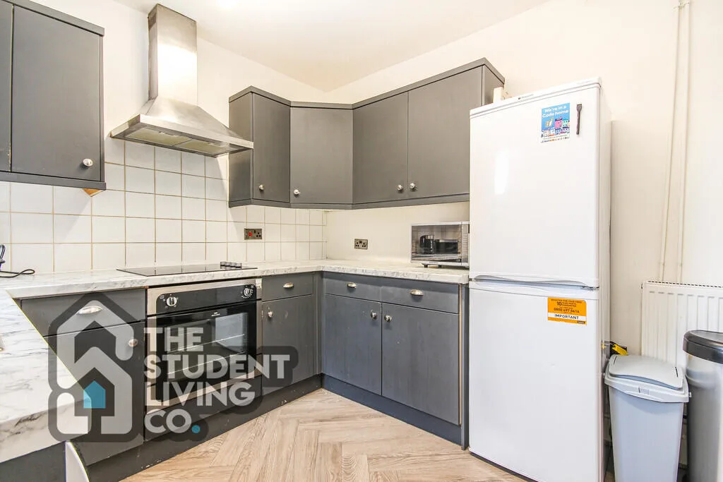 4 bedroom semi-detached house for rent