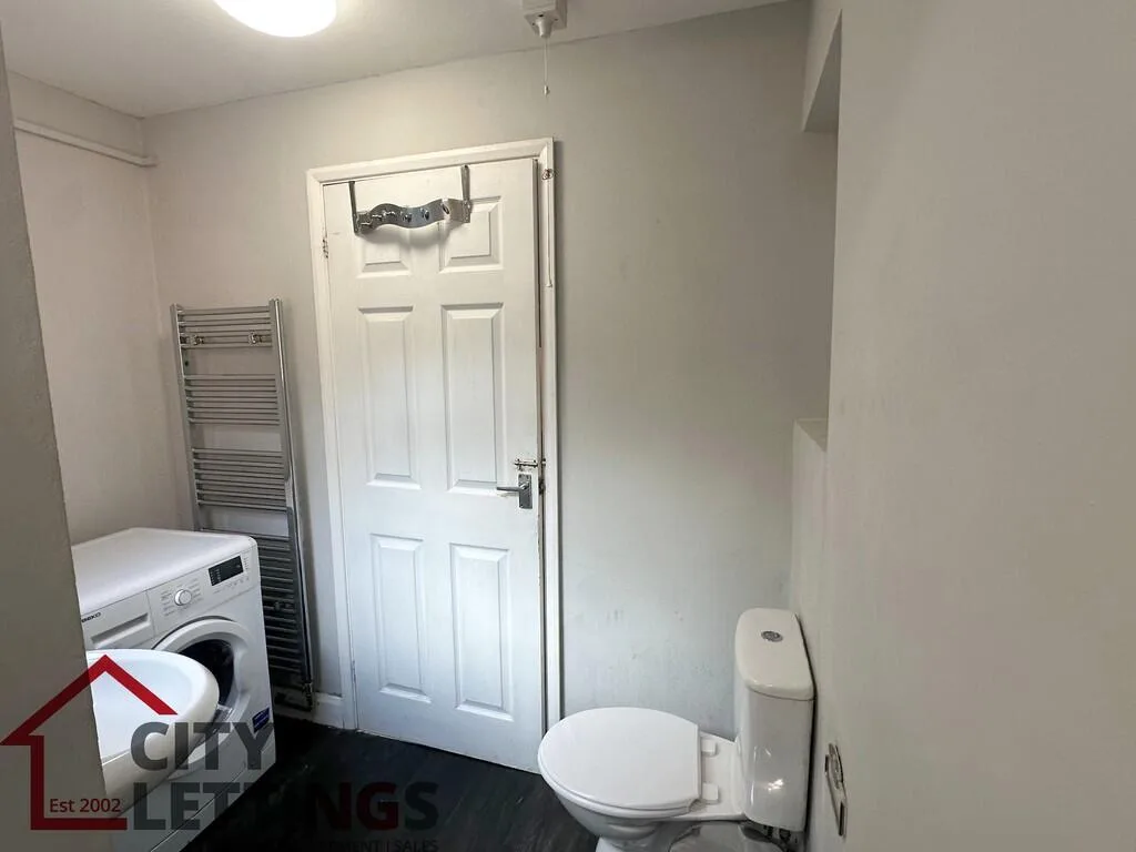 4 bedroom end of terrace house for rent