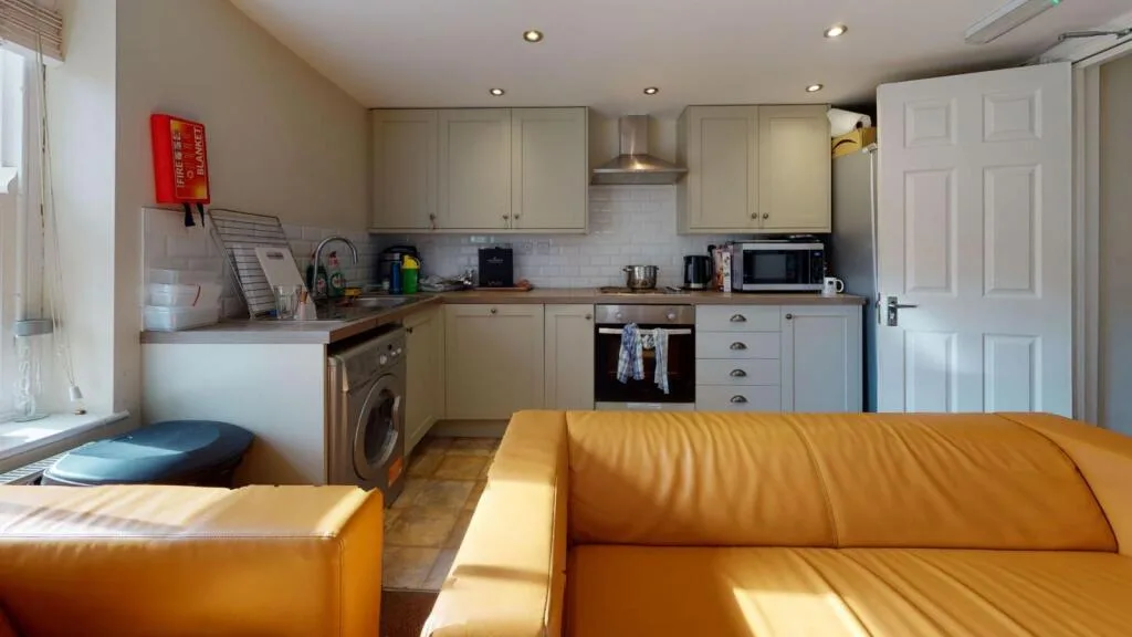 4 bedroom flat for rent
