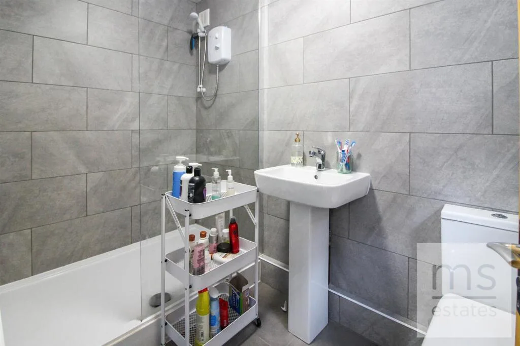 4 bedroom terraced house for rent