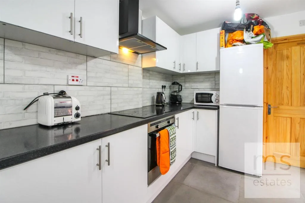 4 bedroom terraced house for rent