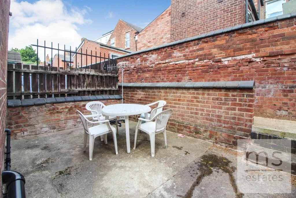 4 bedroom terraced house for rent