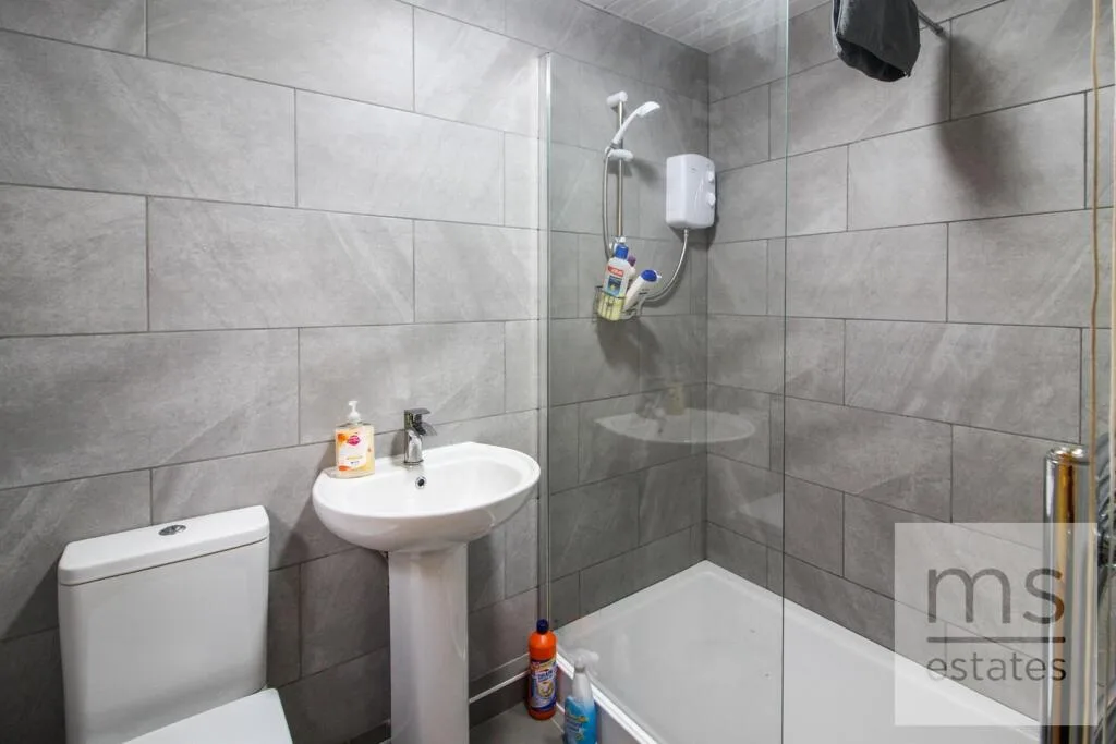 4 bedroom terraced house for rent