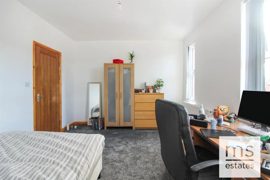 4 bedroom terraced house for rent