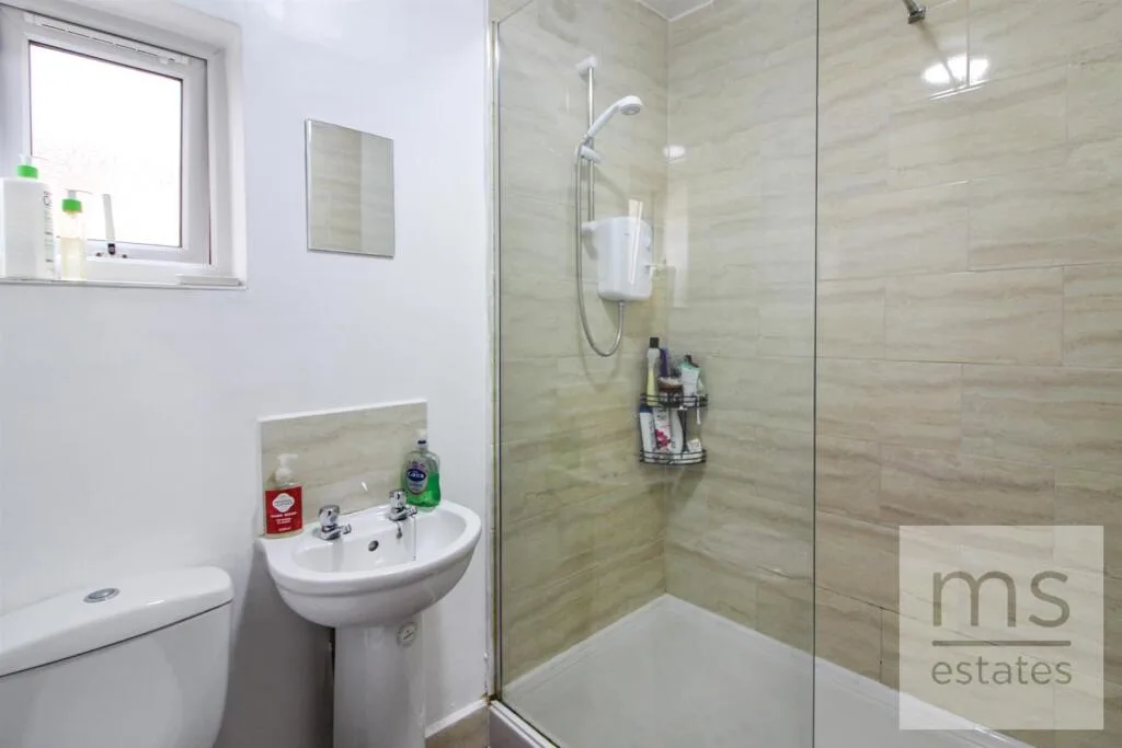 4 bedroom terraced house for rent
