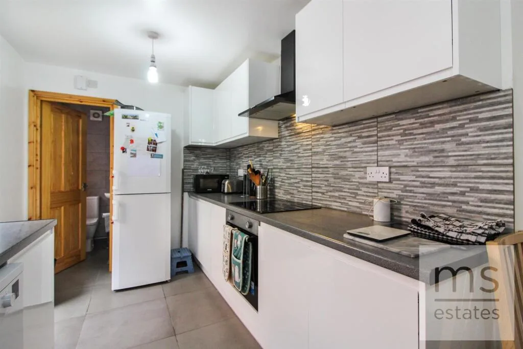 4 bedroom terraced house for rent