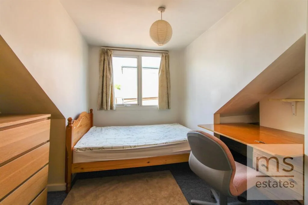 4 bedroom terraced house for rent