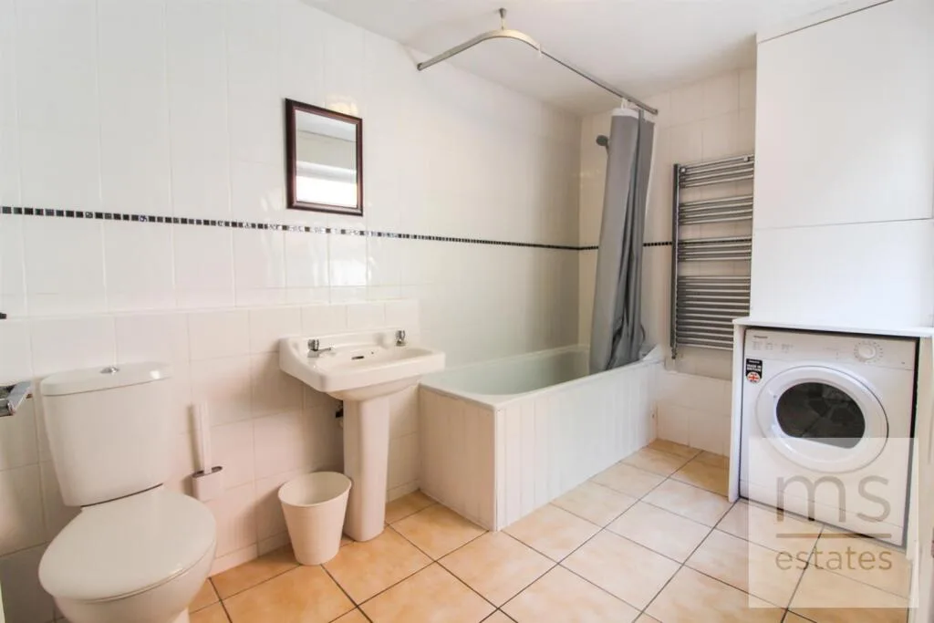 4 bedroom terraced house for rent