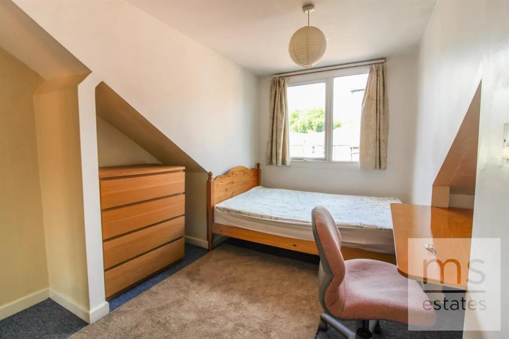 4 bedroom terraced house for rent