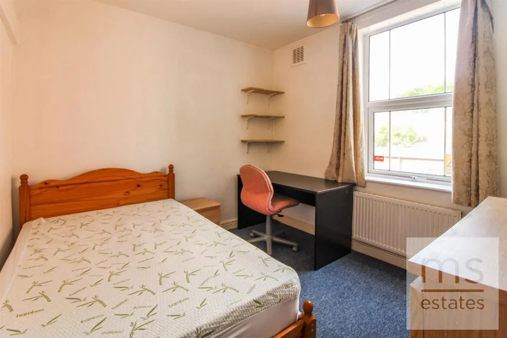 4 bedroom terraced house for rent