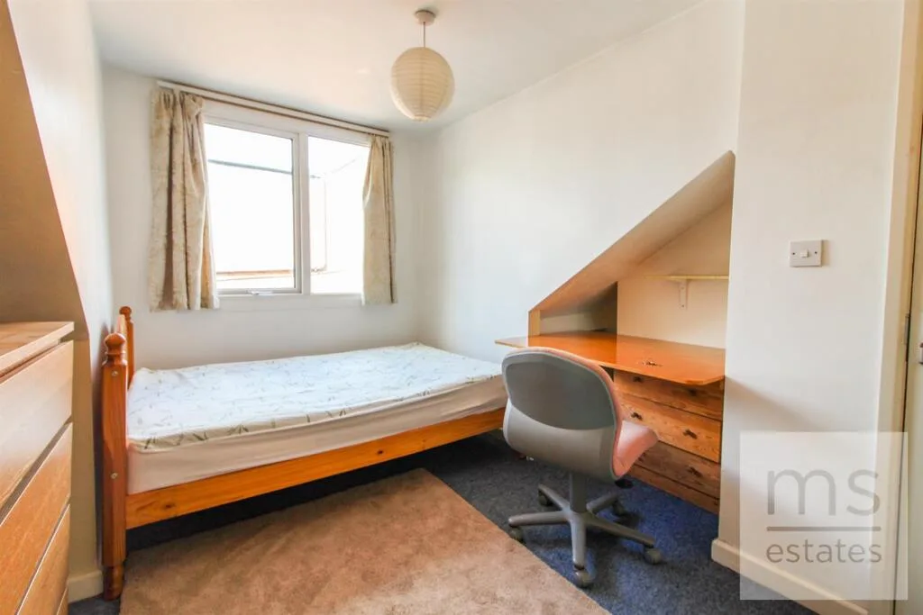 4 bedroom terraced house for rent