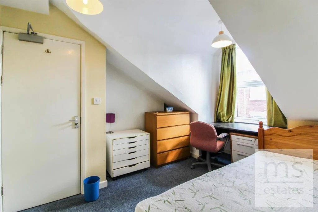 4 bedroom terraced house for rent
