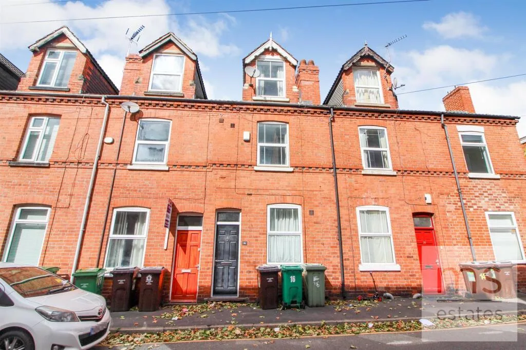 4 bedroom terraced house for rent