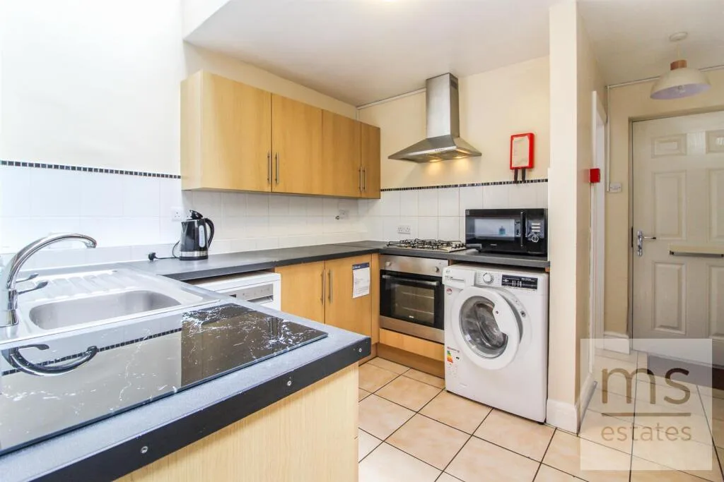 4 bedroom terraced house for rent