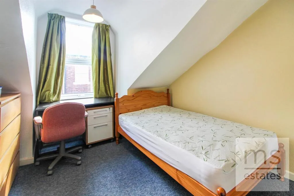 4 bedroom terraced house for rent