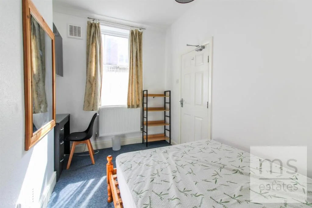 4 bedroom terraced house for rent