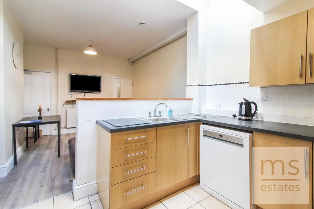 4 bedroom terraced house for rent